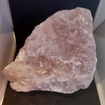 Rosenkvarts rå 3059 gram (3,05 kilo) AAA-kvalitet