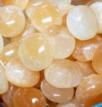Selenitt, oransje Tromlet Medium AAA-kvalitet