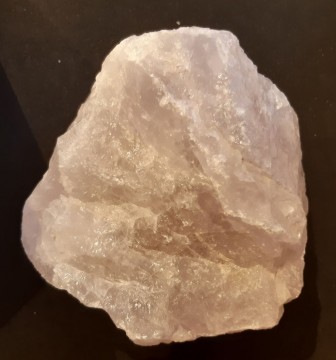 Rosenkvarts rå 1298 gram AAA-kvalitet