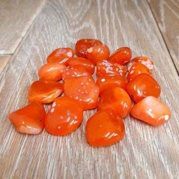 Karneol, øye Tromlet Medium AAA-kvalitet