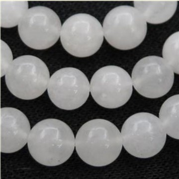 Jade, hvit med hull, 6 mm, runde (29-30 stk)