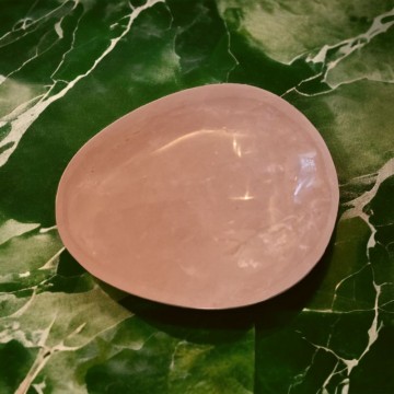 Rosenkvarts håndstein 100 gram AAA-kvalitet