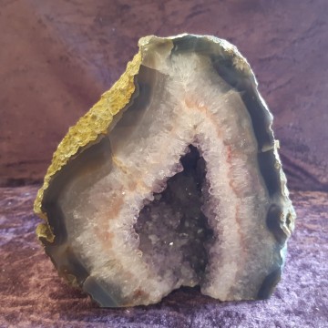Agat geode med Ametyst 6100 gram