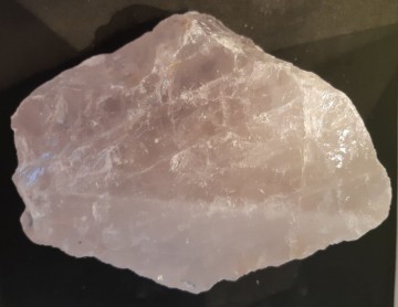 Rosenkvarts rå 1224 gram AAA-kvalitet