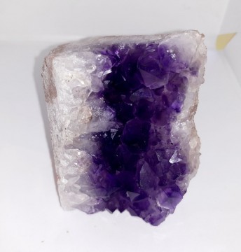 Ametyst Cut Base stående (geode) A-kvalitet 739 gram