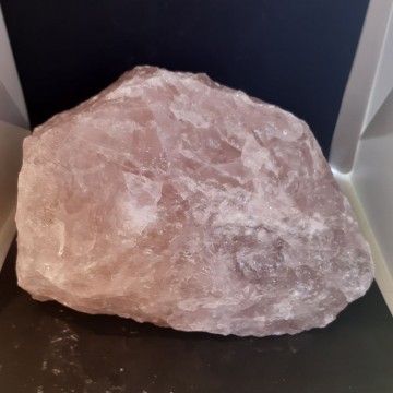 Rosenkvarts rå 2966 gram AAA-kvalitet
