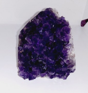 Ametyst Cut Base stående (geode) A-kvalitet 652 gram