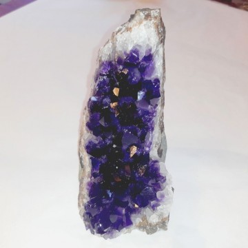 Ametyst Cut Base stående (geode) AAA+ kvalitet 1431 gram