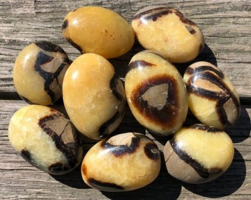Septarian Dragon Egg Tromlet håndstein 50 mm AAA-kvalitet
