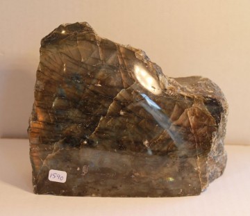 Labradoritt skulptur 1793 gram polert en side