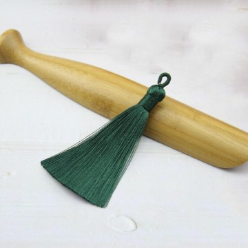 Dusk (Tassel) 8 cm, dyp grønn