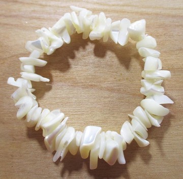 Chips armbånd med strikk, Mother of Pearl AAA-kvalitet, 19 cm
