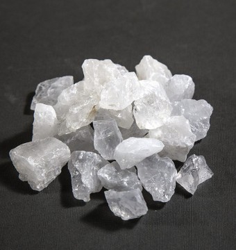Bergkrystall rå biter 2-6 cm AA-kvalitet