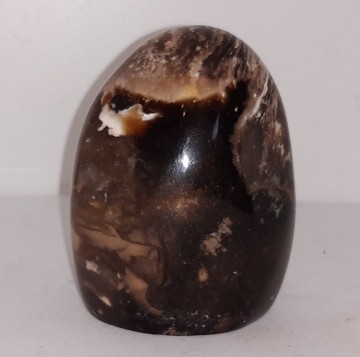 Opal, svart skulptur 241 gram, 68 mm