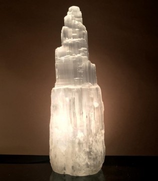 Selenitt hvit skyskraper lampe 40 cm ca 6,0 kilo