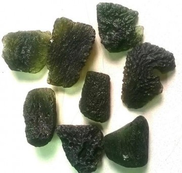 Moldavitt Rå 10-25 mm, 1,4-1,7 gram AAA-kvalitet
