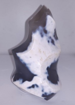 Agat, blå flamme skulptur 626 gram 12,5 cm