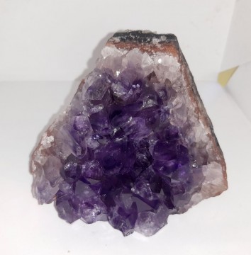 Ametyst Cut Base stående (geode) A-kvalitet 716 gram