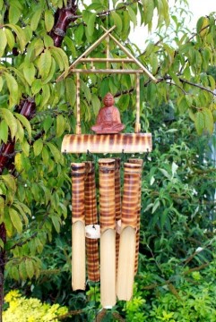 Vindspill med 6 medium bambusrør og naturell Buddha 63 cm