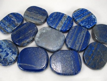 Lapis Lazuli flat lommestein 25-30 mm