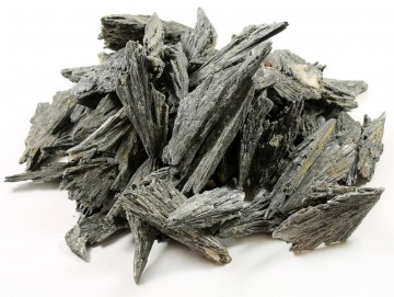 Kyanitt, svart rå 5-8 cm AAA-kvalitet