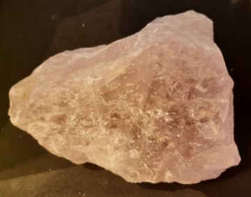 Rosenkvarts rå 1340 gram AAA-kvalitet