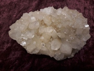 Apophyllitt cluster 957 gram