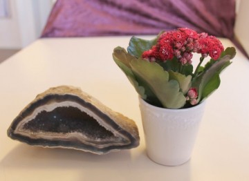 Agat geode med Bergkrystall 775 gram