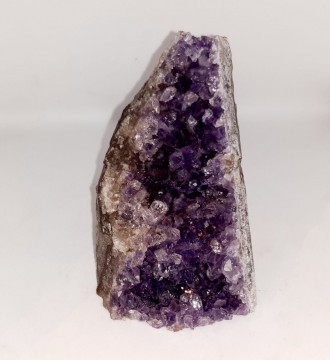 Ametyst Cut Base stående (geode) D-kvalitet 352 gram