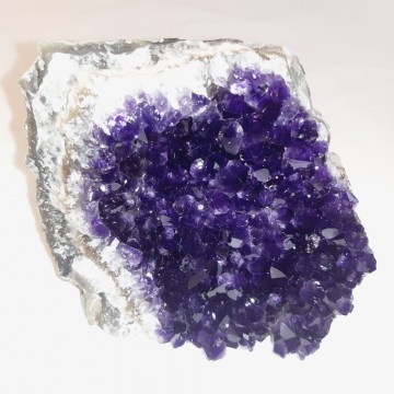 Ametyst Cut Base stående (geode) AAA+ kvalitet 989 gram