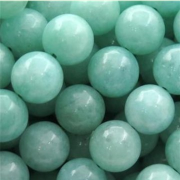 Jade, grønn spong med hull, 6 mm, runde (30 stk)