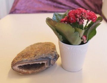 Agat geode med Bergkrystall 630 gram