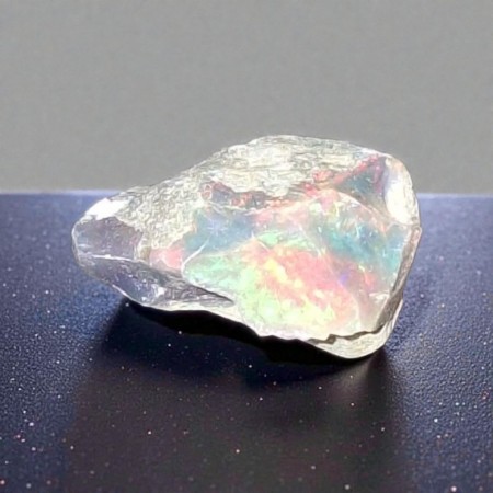 Opal, svart fra Etiopia Rå 1,37 gram AAA-kvalitet